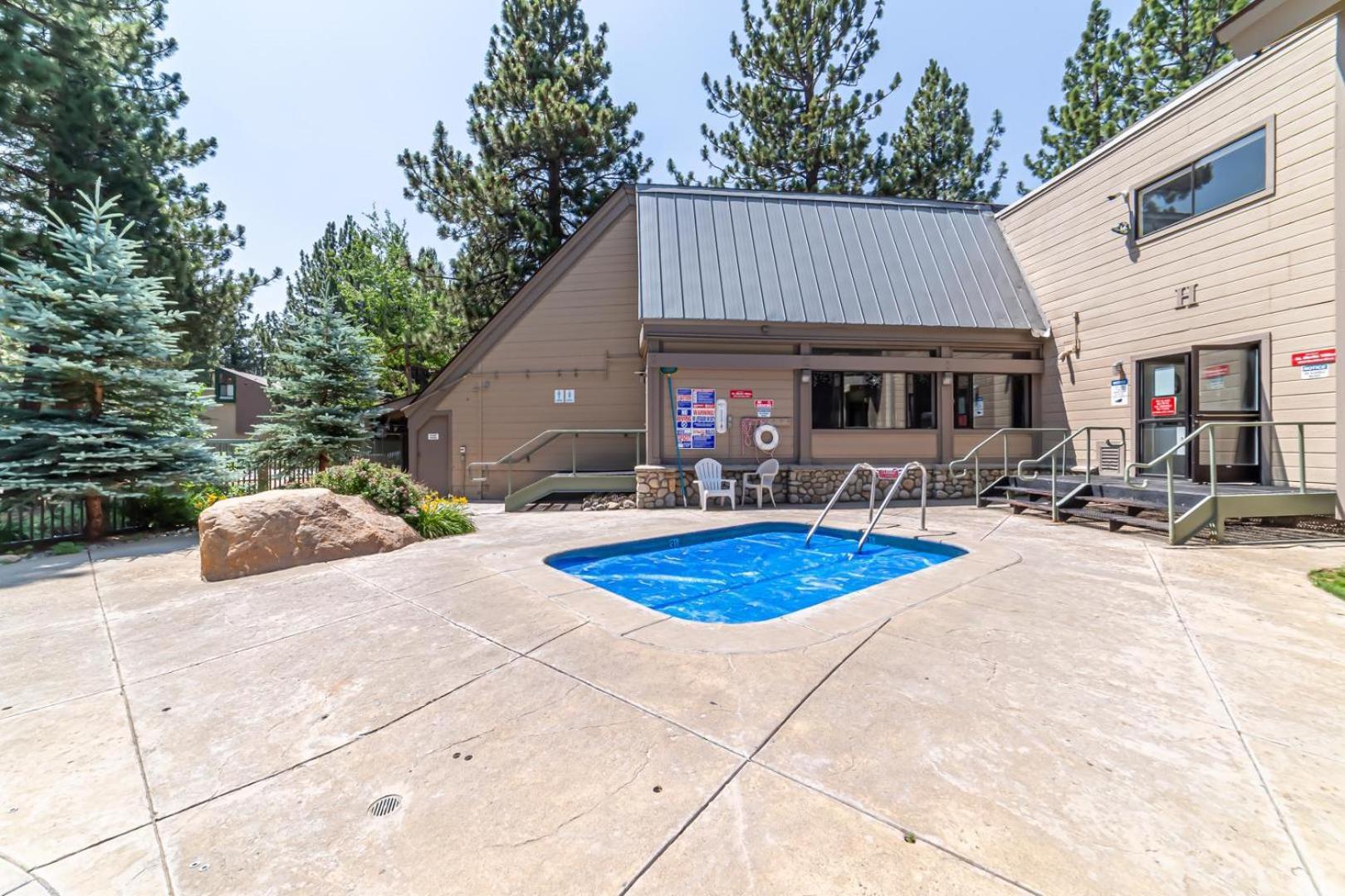 #338 - Naturally Sunlit Condo With Pool, Jacuzzi, Sauna, & Game Room Mammoth Lakes Exterior foto